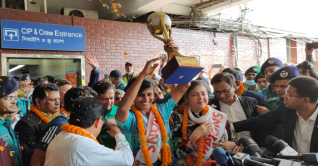 আমাদের লক্ষ্য দেশের জন্য আরো ট্রফি নিয়ে আসা: সাবিনা আমাদের লক্ষ্য দেশের জন্য আরো ট্রফি নিয়ে আসা: সাবিনা