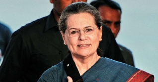 আবারও কংগ্রেসের সভাপতি হলেন সোনিয়া