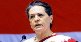 আস্থাভোটে আমরাই জিতব : সোনিয়া গান্ধী