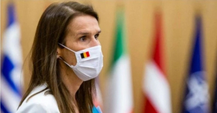 স্বামীর জন্য দায়িত্ব ছাড়লেন বেলজিয়ামের উপ-প্রধানমন্ত্রী