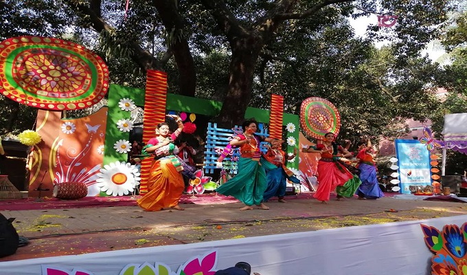 ঢাবির চারুকলায় চলছে বসন্ত উৎসব, ছবি : উইমেননিউজ২৪.কম