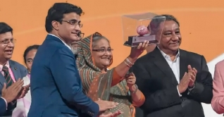 শেখ হাসিনার ক্রিকেটপ্রেমে মুগ্ধ সৌরভ