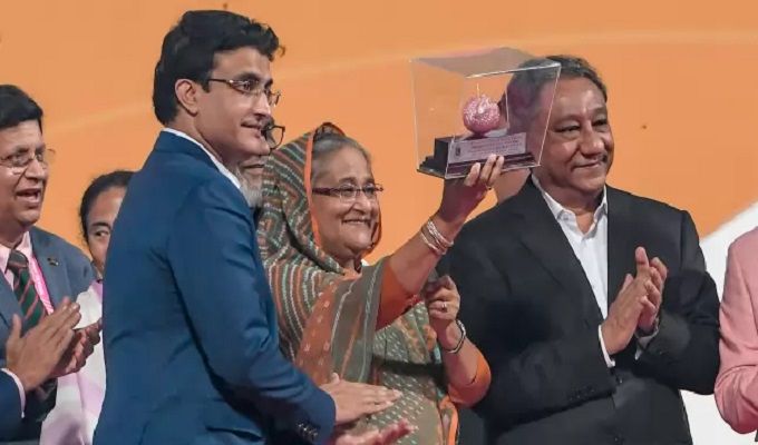 শেখ হাসিনার ক্রিকেটপ্রেমে মুগ্ধ সৌরভ
