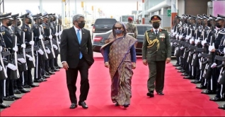 প্রধানমন্ত্রীকে মালদ্বীপে লাল গালিচা সংবর্ধনা 