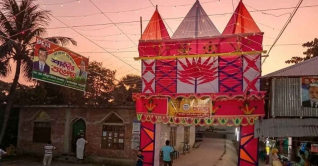 একই মাঠে মসজিদ-মন্দির, ৫৪ বছর ধরে সম্প্রীতির অনন্য দৃষ্টান্ত একই মাঠে মসজিদ-মন্দির, ৫৪ বছর ধরে সম্প্রীতির অনন্য দৃষ্টান্ত