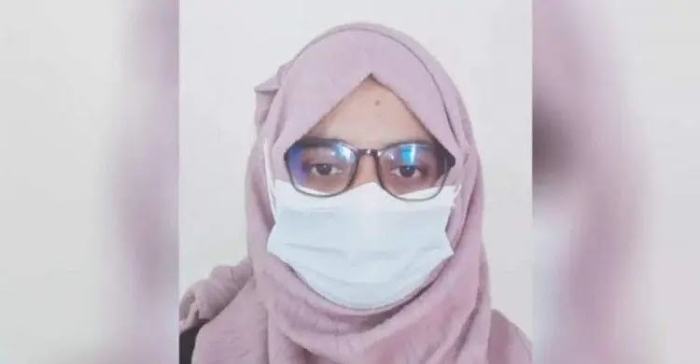 বাংলাদেশ স্ট্যান্ডার্ডস অ্যান্ড টেস্টিং ইনস্টিটিউশনের (বিএসটিআই) খুলনা কার্যালয়ের পরীক্ষক (রসায়ন) শেখ মিশা খাতুন