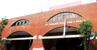 হাতে থাকা ব্যাগে ছিনতাইকারীর টান, রিকশা থেকে পড়ে শিক্ষিকার মৃত্যু হাতে থাকা ব্যাগে ছিনতাইকারীর টান, রিকশা থেকে পড়ে শিক্ষিকার মৃত্যু