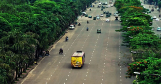 রাজধানীর যেসব সড়ক এড়িয়ে চলবেন আজ
