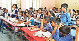 স্কুল ফিডিংয়ে বাড়ছে খুদে শিক্ষার্থীদের উপস্থিতি
