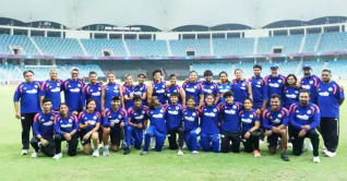 পাকিস্তানের মহসিন নাকভির হাত থেকে ট্রফি নিল না ভারতের মেয়েরাও