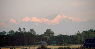 মেঘ সরলেই পঞ্চগড়ের আকাশে কাঞ্চনজঙ্ঘা