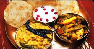 পূজায় লোভনীয় নানা পদ 