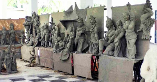 যশোরে এবার ৭৩৭ মণ্ডপে দুর্গাপূজা, এক মন্দিরেই ১০১ প্রতিমা