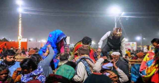 ভারতে মন্দিরে পদদলিত হয়ে ৭ নারীর প্রাণহানী