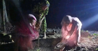 সাঈদীর মামলার বাদীর দাফন, কবর খুঁড়লেন স্ত্রী-মেয়ে-বোন