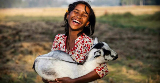 আজ বিশ্ব হাসি দিবস, মন খুলে হাসুন